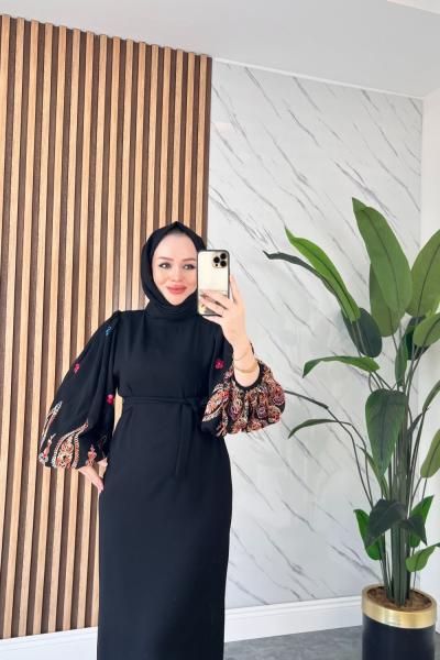 Balon kol nakışlı elbise Siyah